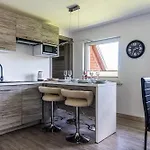 Apartament Apartamenty z widokiem&Balia - Willa KRÓLE 25A Harenda SKI by RentiloPL *